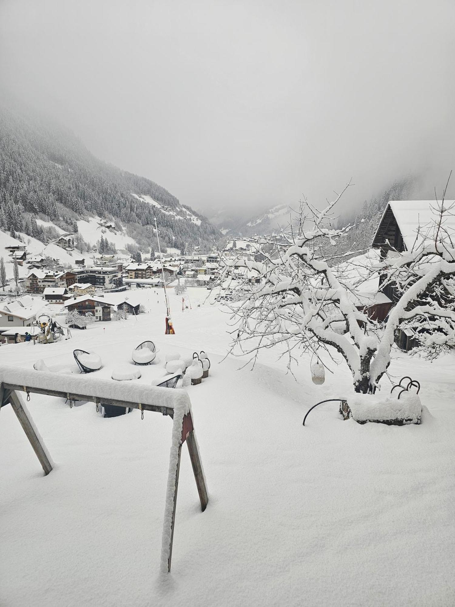 Lieblingsplatz - Ski in und Ski out See Exterior foto